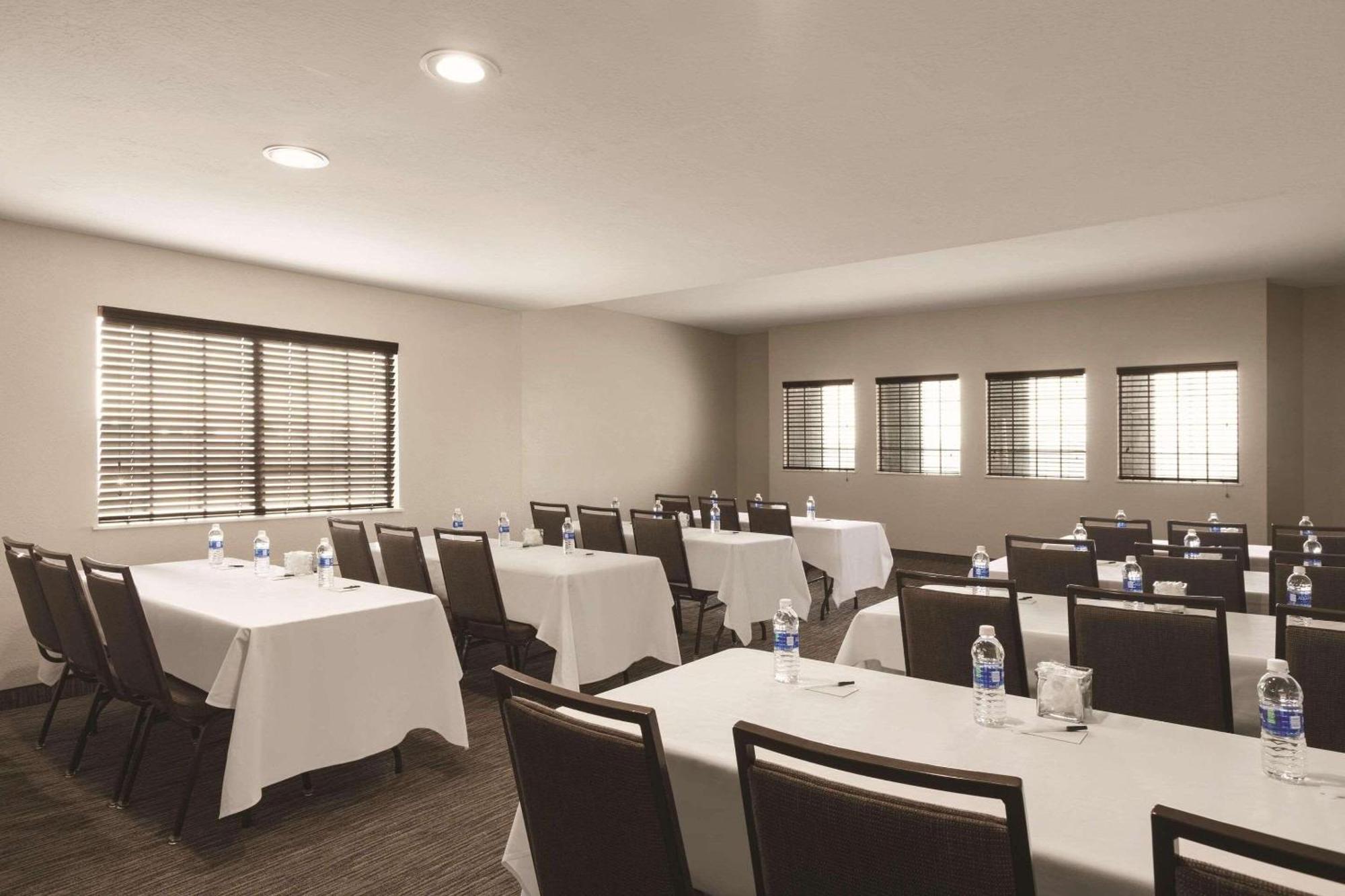 Country Inn & Suites By Radisson, Bakersfield, Ca Dış mekan fotoğraf